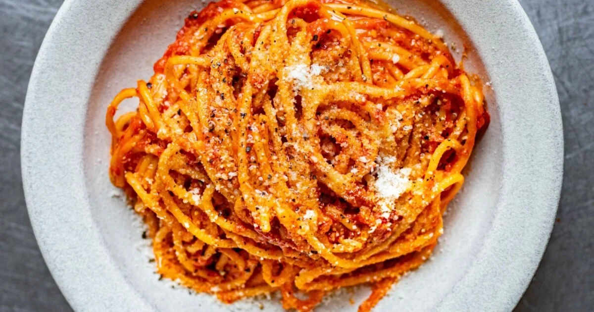 Spicy Spaghetti with Tomato Pepper Sauce